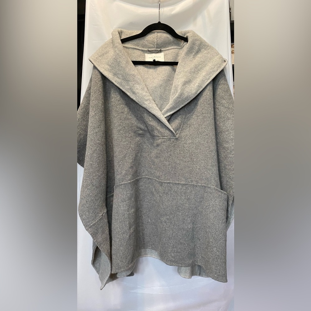 NWOT Hailstone Gray Poncho